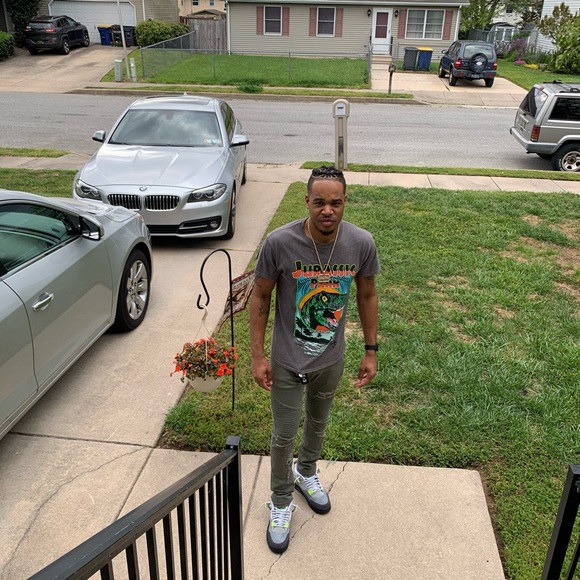 Meet Your Posher, Darnell - Picture 8 of 9